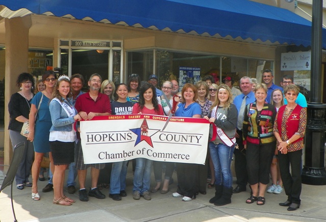 Brendal's Bakery ribbon cutting