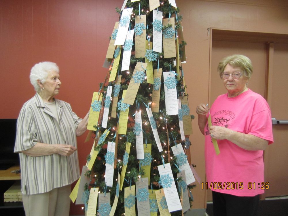 Golden Agers Christmas Tree 076