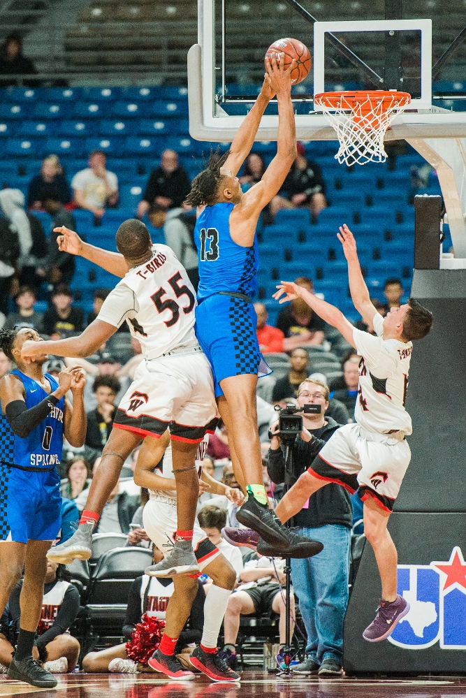 Wildcats Basketball Semifinals shoots basket jump