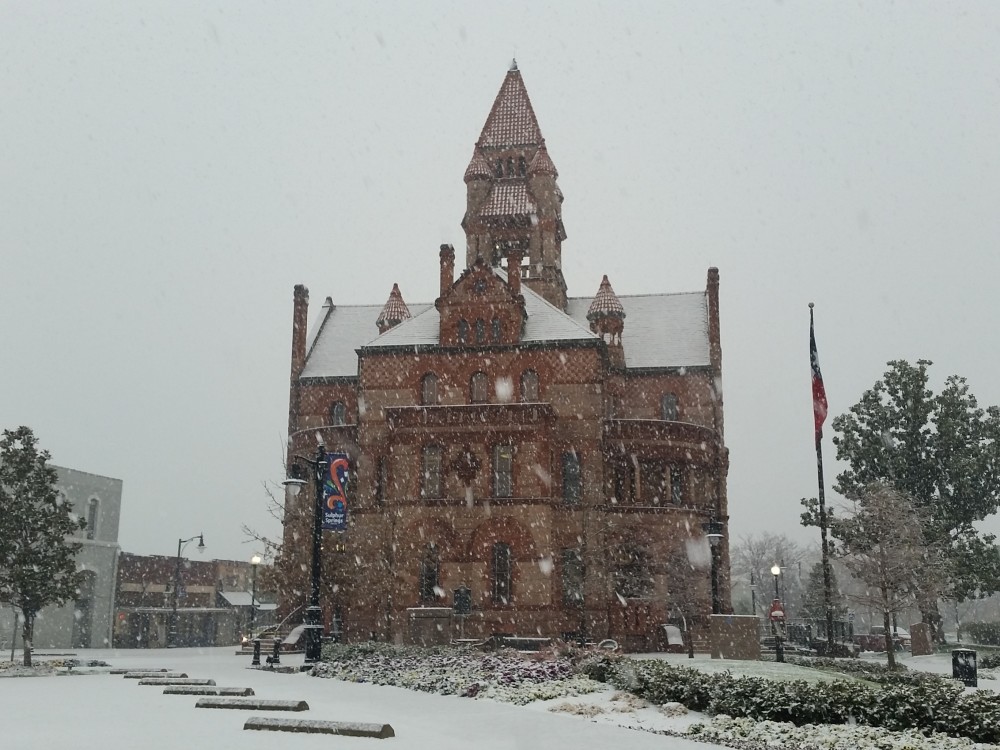 courthouse snow square