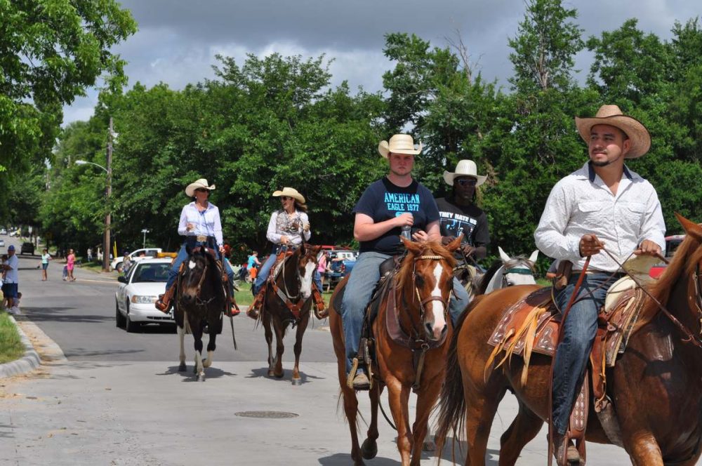 2015Parade00218