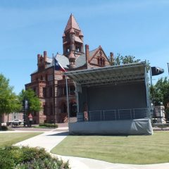 Downtown Plaza Gets Ready for Busy Weekend