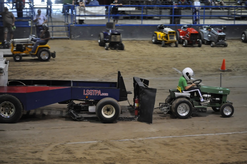 Help a Child Tractor pull 201711