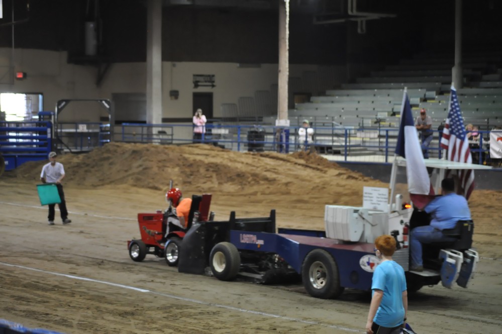 Help a Child Tractor pull 201716