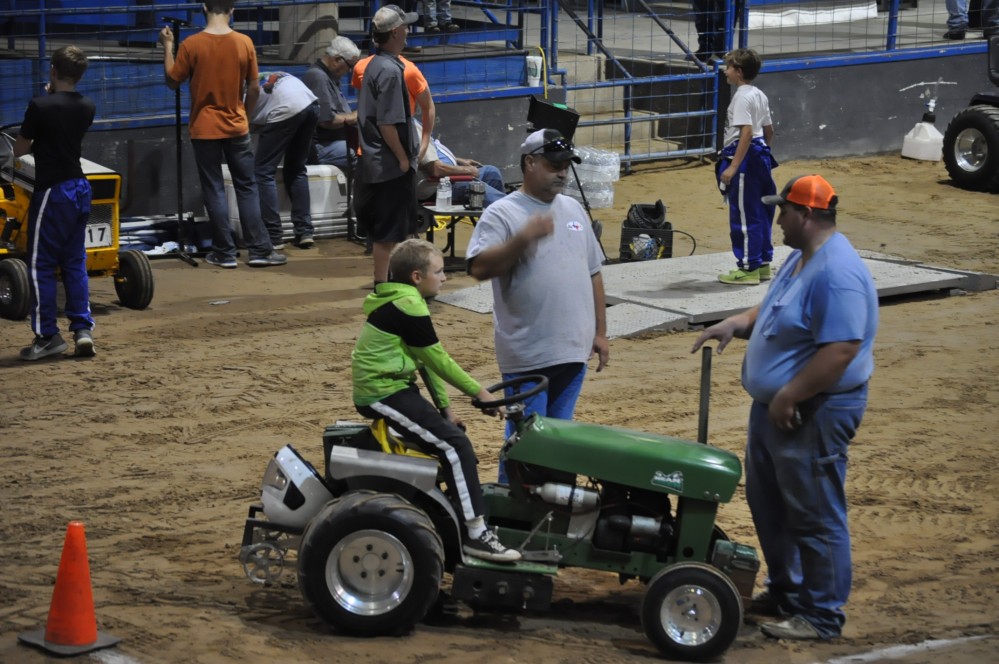 Help a Child Tractor pull 20176
