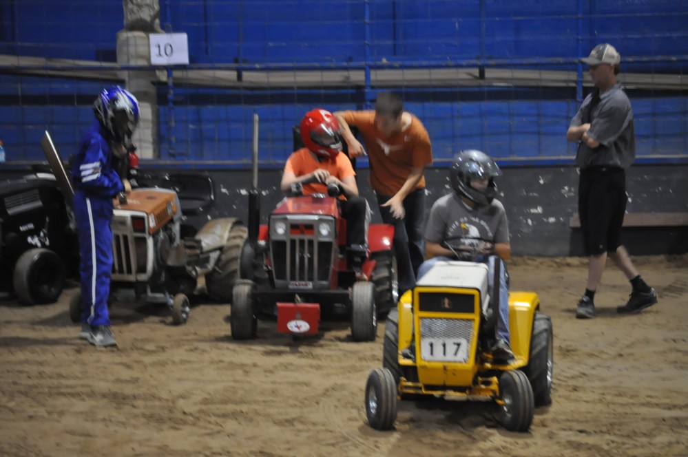 Help a Child Tractor pull 20178