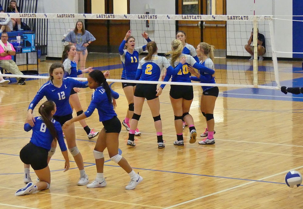 Lindale Squeezes Past Lady Cats Volleyball Team, 31 at SSHS Tuesday