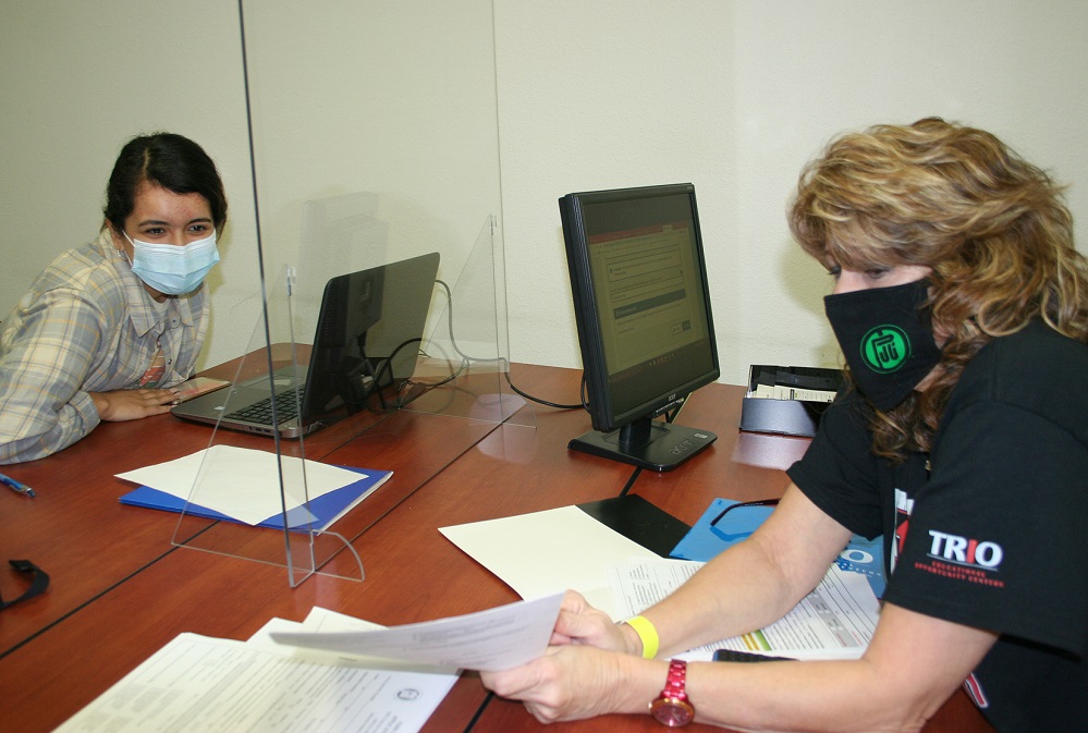 student registering for classes at the PJC Sulphur Springs Center trio perez