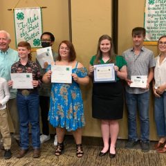 Achievement Banquet Honors 4-H’ers with Gold Star Award, Scholarships and Volunteer Recognition