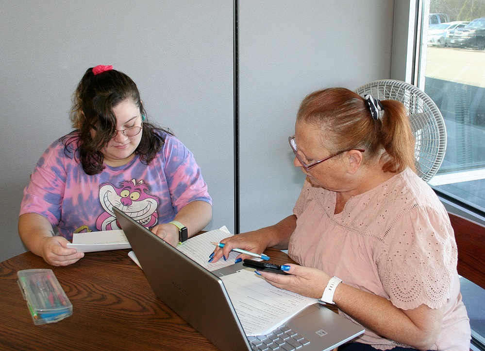 Paris Junior College Sulphur Springs mother daughter