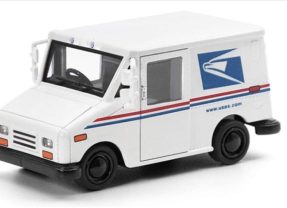 Amazon Pulls Back on USPS Use, Attempts to Avoid Blame For USPS Financial Woes