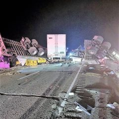 1 Fatality Reported In 18-Wheeler Crash On I-30 East Overpass Near Weaver