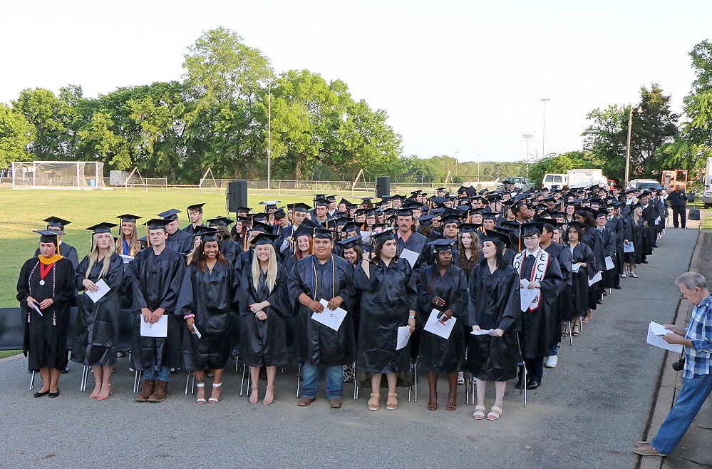 Paris Junior College graduation 2022 3