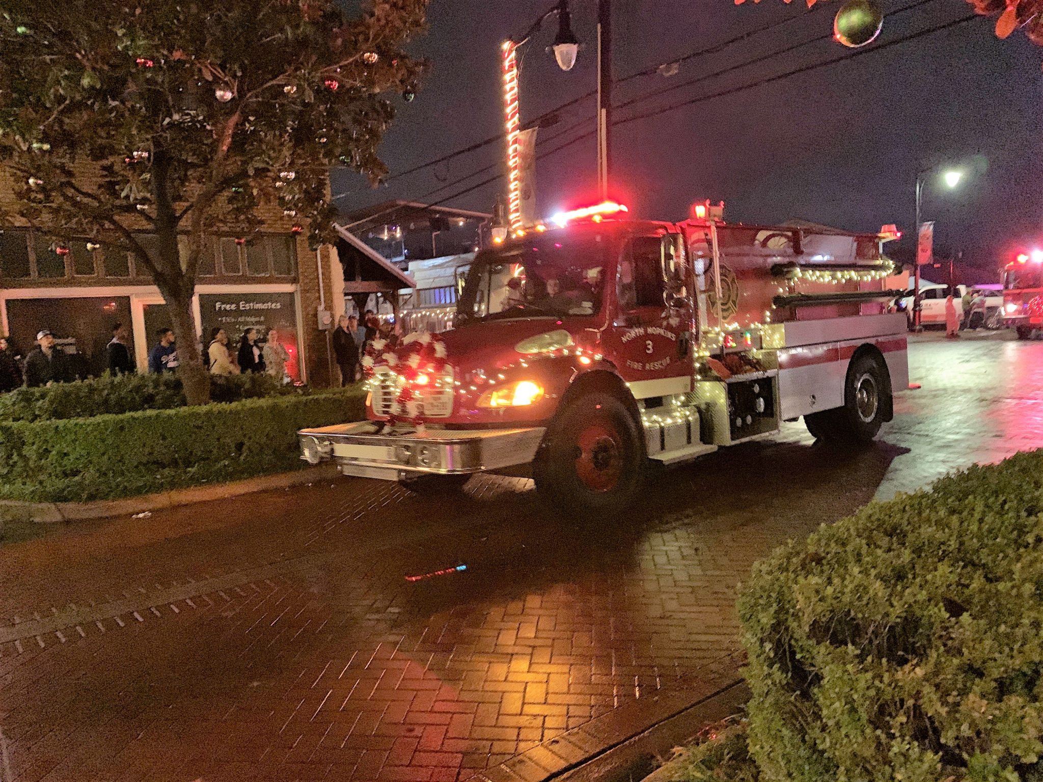 Sulphur Springs Lit Up With Holiday Cheer For Annual Christmas Parade