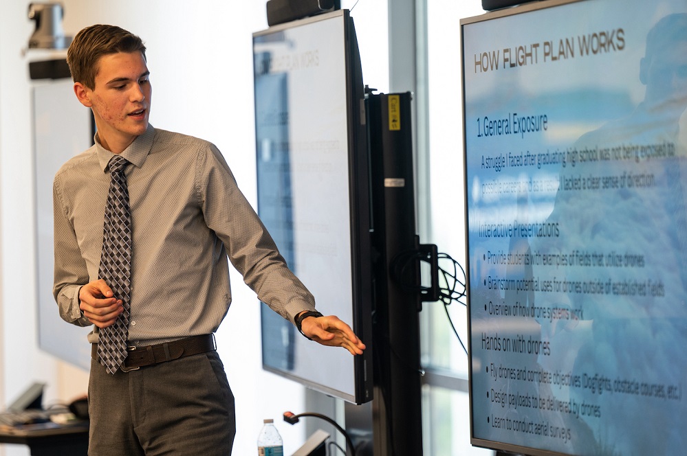 A&M University-Commerce student makes a presentation