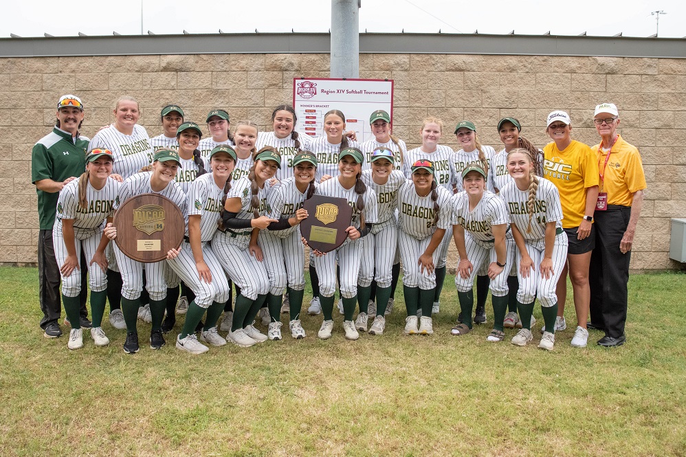 Pictured is the 24-25 Lady Dragons Softball team