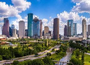 Attor­ney Gen­er­al Ken Pax­ton Sues Hous­ton Officials for Adopt­ing Sanc­tu­ary City Poli­cies